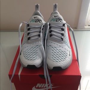 Nike Air Max 270 Big Kids Shoe; size 4y